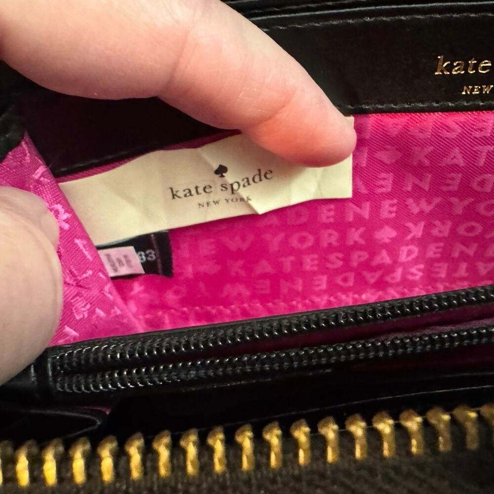 Kate Spade Penn Valley Neda Striped Black Ivory Zip Around Wallet - Picture 4 of 10